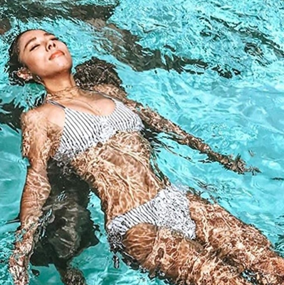 Cupshe Reversible Striped Bikini Bottom Only - Picture 8 of 11